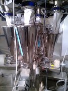  黑母料加料機(jī)現(xiàn)場圖 